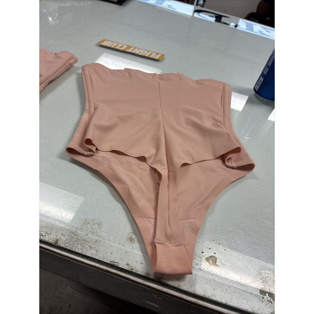 HoneyLove SuperPower Thong Women's Size Med Pink Shapewear Seamless Sculpting.